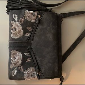 Crossbody back with floral pattern!